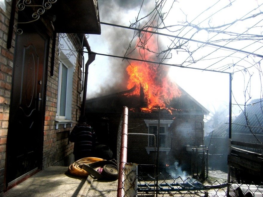 Пожар в частном доме в Неклиновском р-не